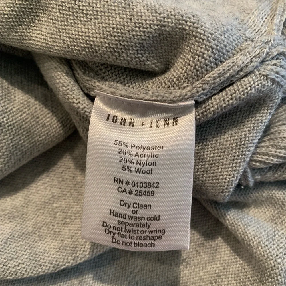 John + Jenn Ruffle Sweater Gray Size Large